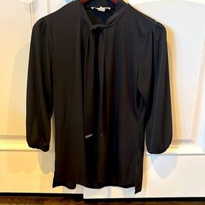 Michael Kors very nice Black Blouse excellent condition